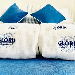 Gloria 10 Deluxe Bed & Breakfast Lisbona