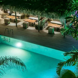 https://oasis-hotel.rethymnohotels.net